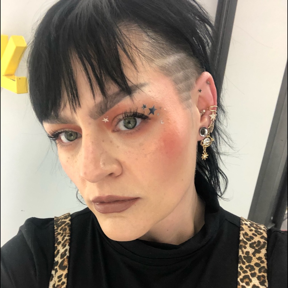 Meet your Posher, Becki